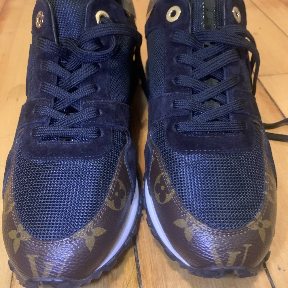 Louis Vuitton run away sneakers UNISEX